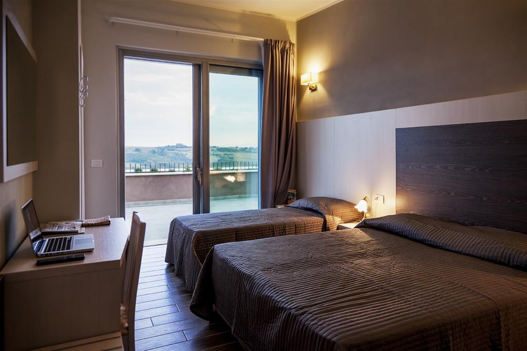 Colle San Giovanni 托迪 外观 照片