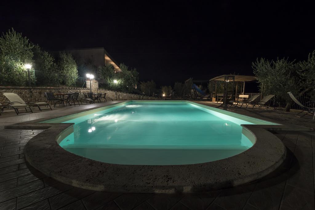 Colle San Giovanni 托迪 外观 照片